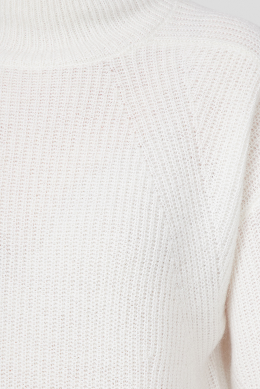Женский белый свитер - 3