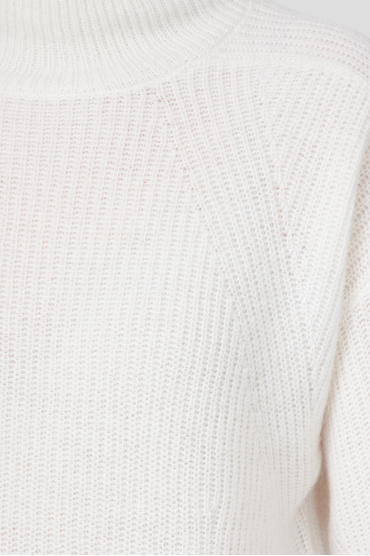 Женский белый свитер - 3