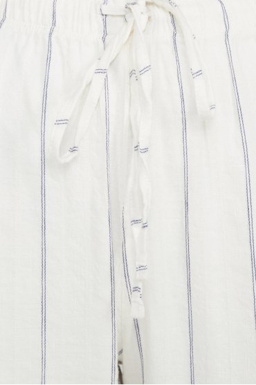Жіночі білі брюки у смужку - 3