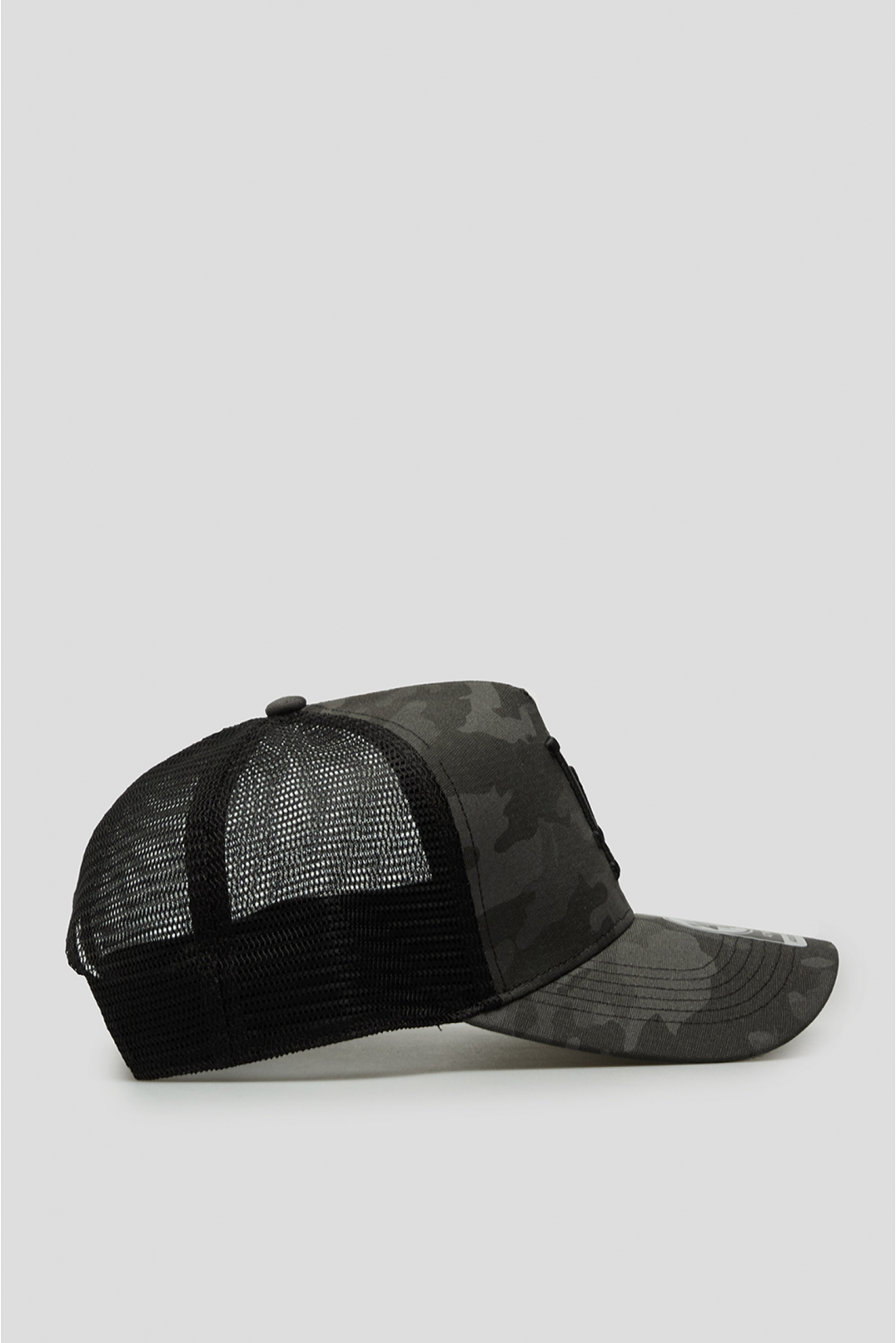 Темно-сіра камуфляжна кепка - 3