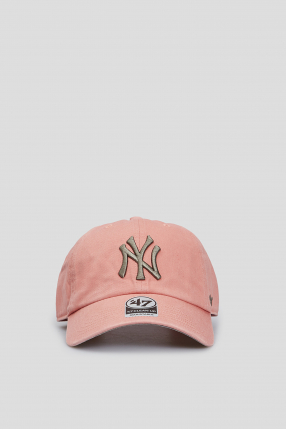 Розовая кепка