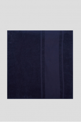 Темно-синее полотенце